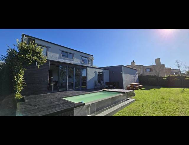 3 BEDROOM HOUSE FOR SALE IN TAFELZICHT